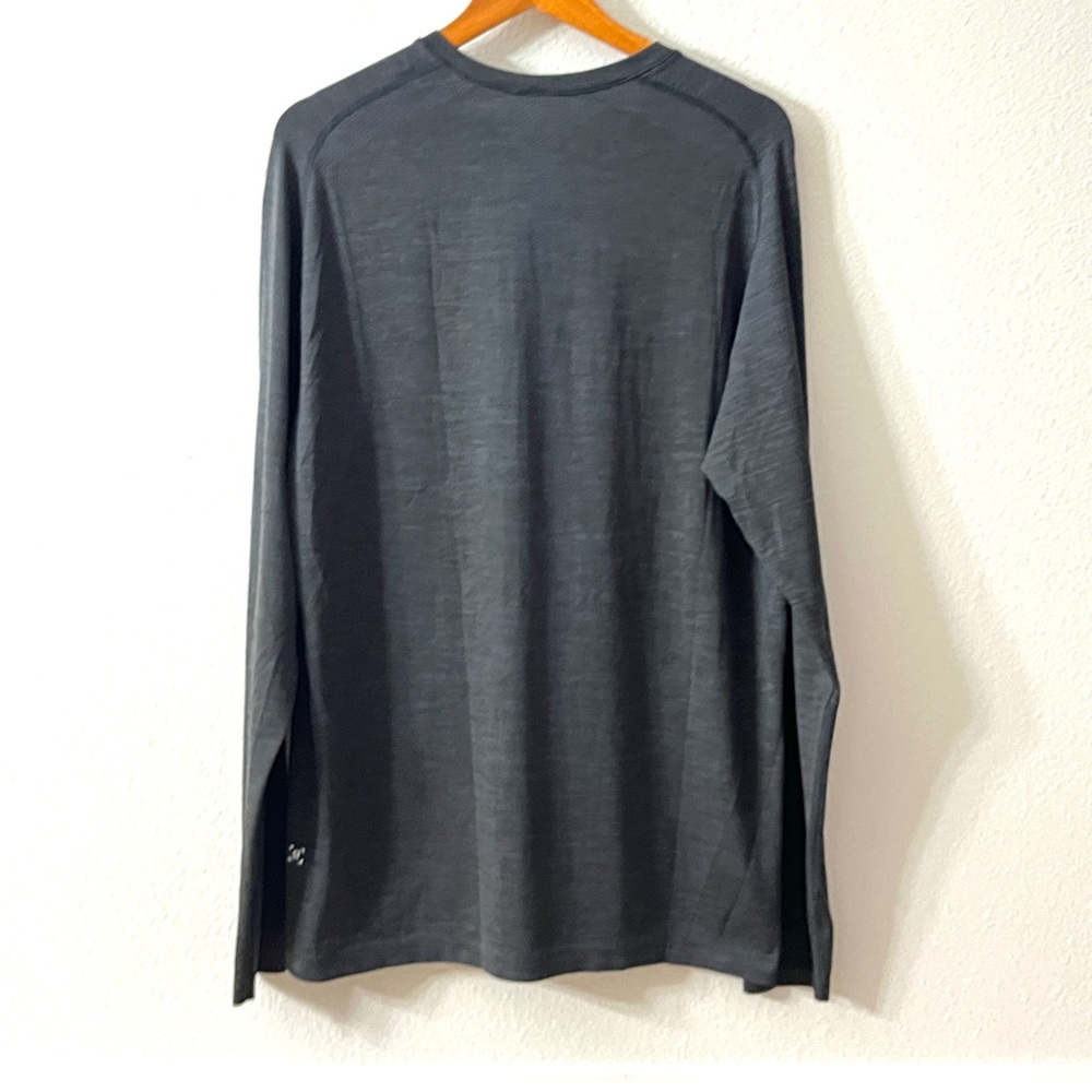 🍋LIKE NEW Condition Metal Vent Tee